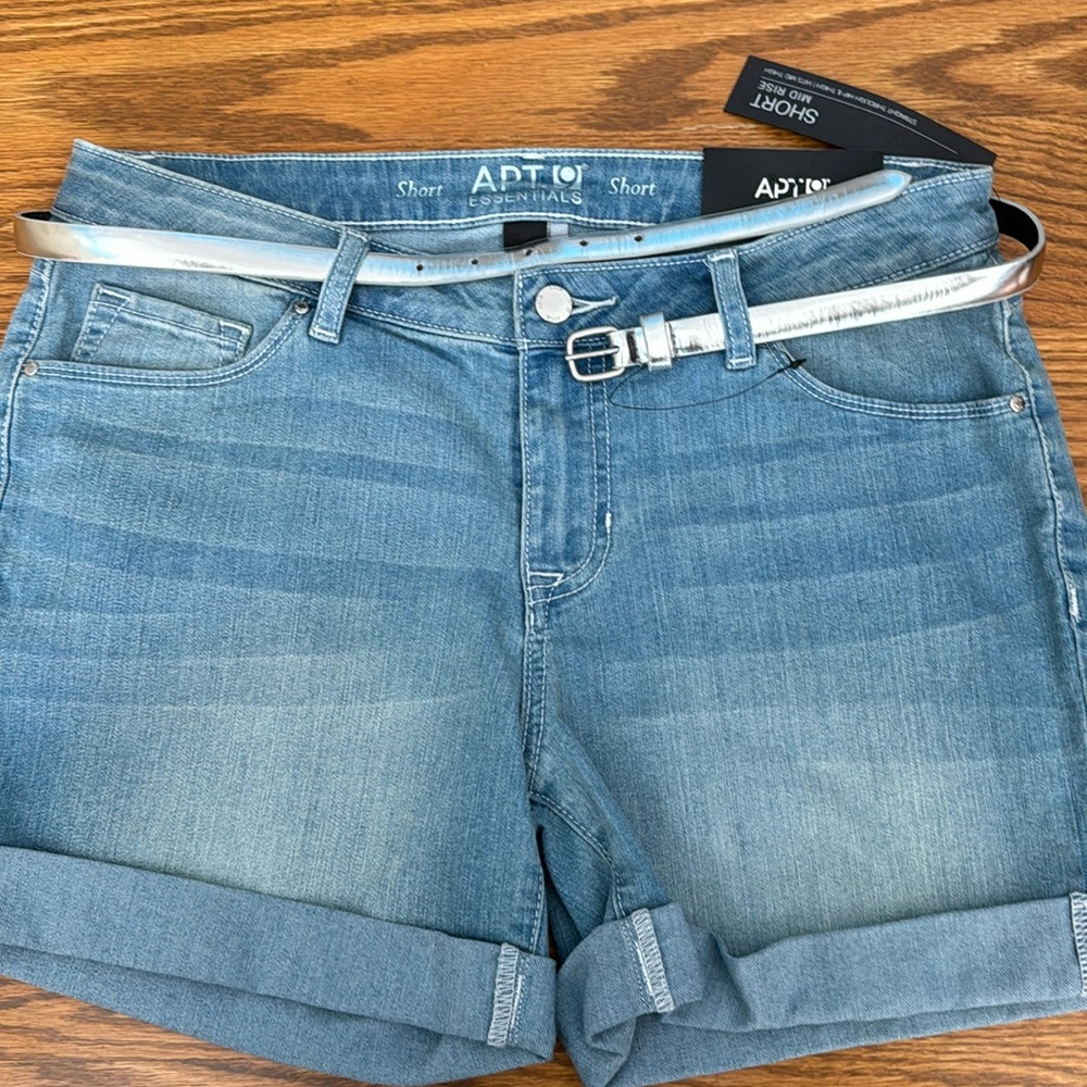 Apt 9 mid rise shorts